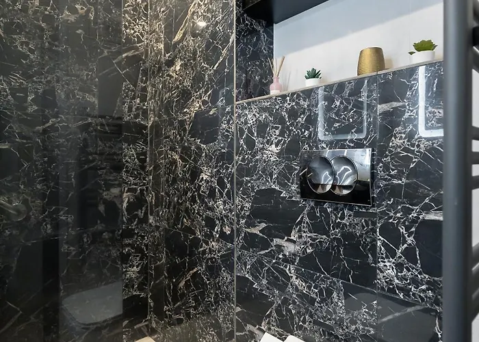 Apartament Lazy's Haven - Modern 2br In The Center Bucureşti