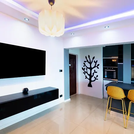 Lazy's Haven - Modern 2br In The Center Apartament